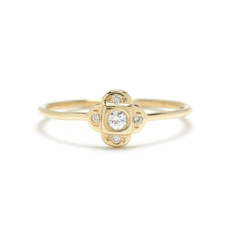 Endless Knot Ring in Gold with Diamonds